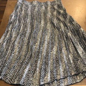 Women’s size 14/16 midi animal print skirt